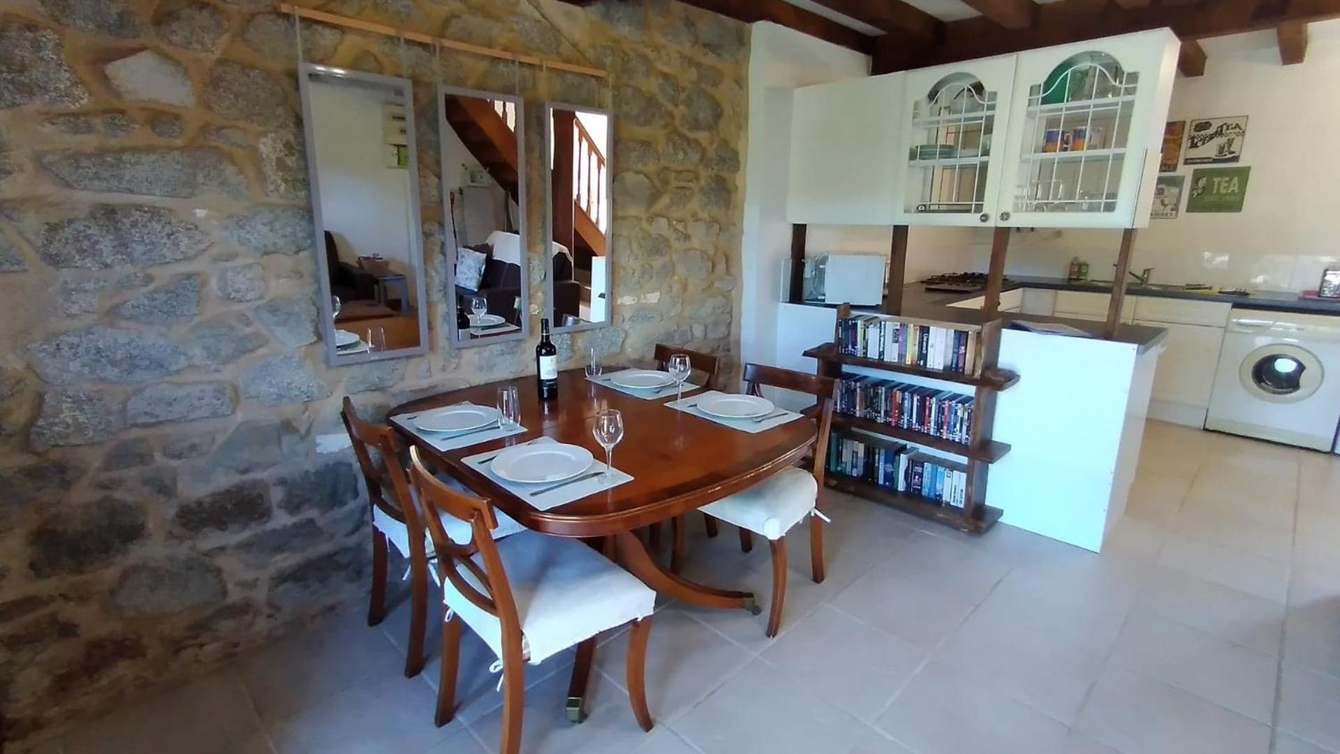 Character 2 Bed Cottage Within Walking Distance Of Bar/Restaurants Piégut-Pluviers Extérieur photo